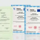 Trzy certyfikaty ukończenia kursu instruktora kajakarstwa, w tym jeden po polsku i dwa po angielsku.